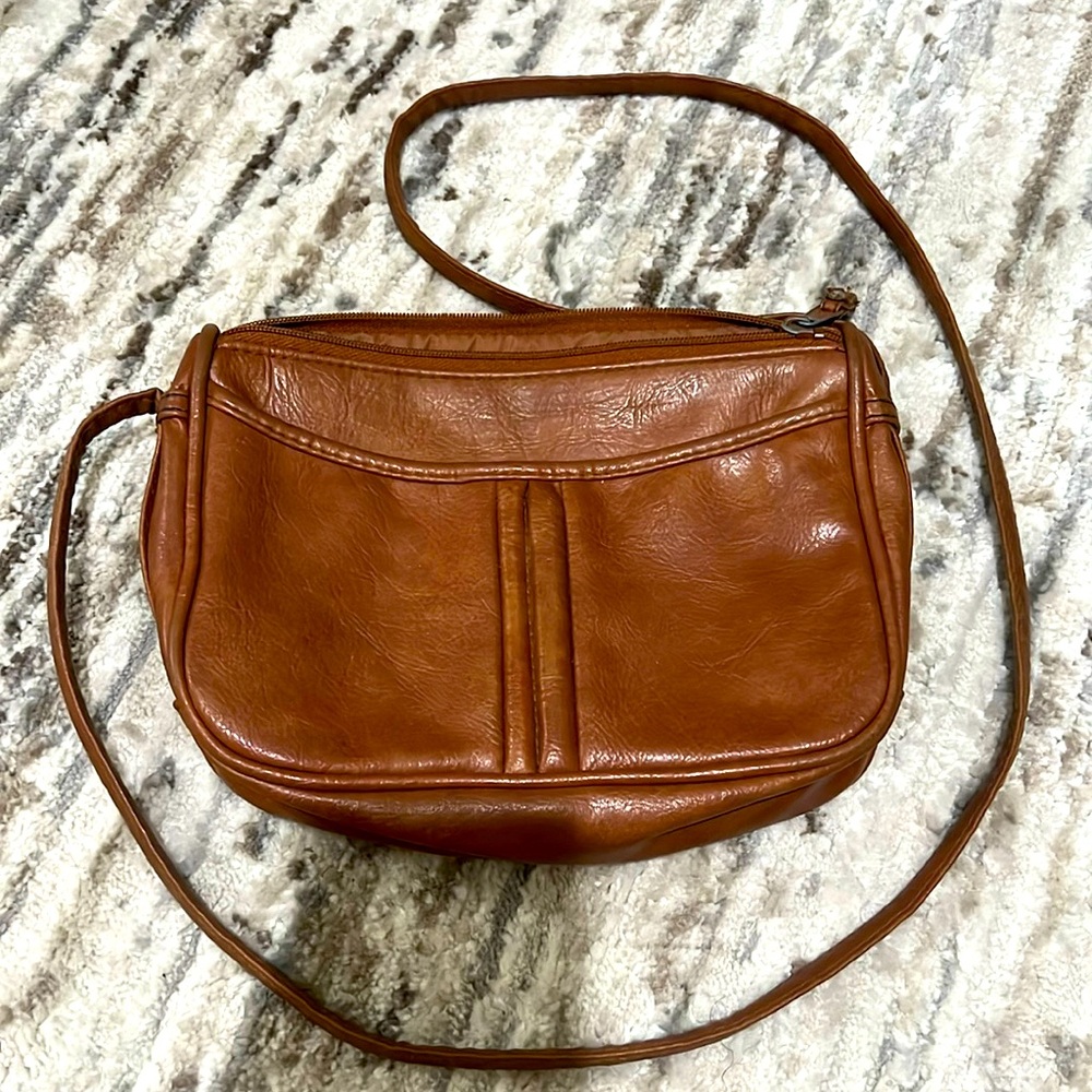 Light brown crossbody purse